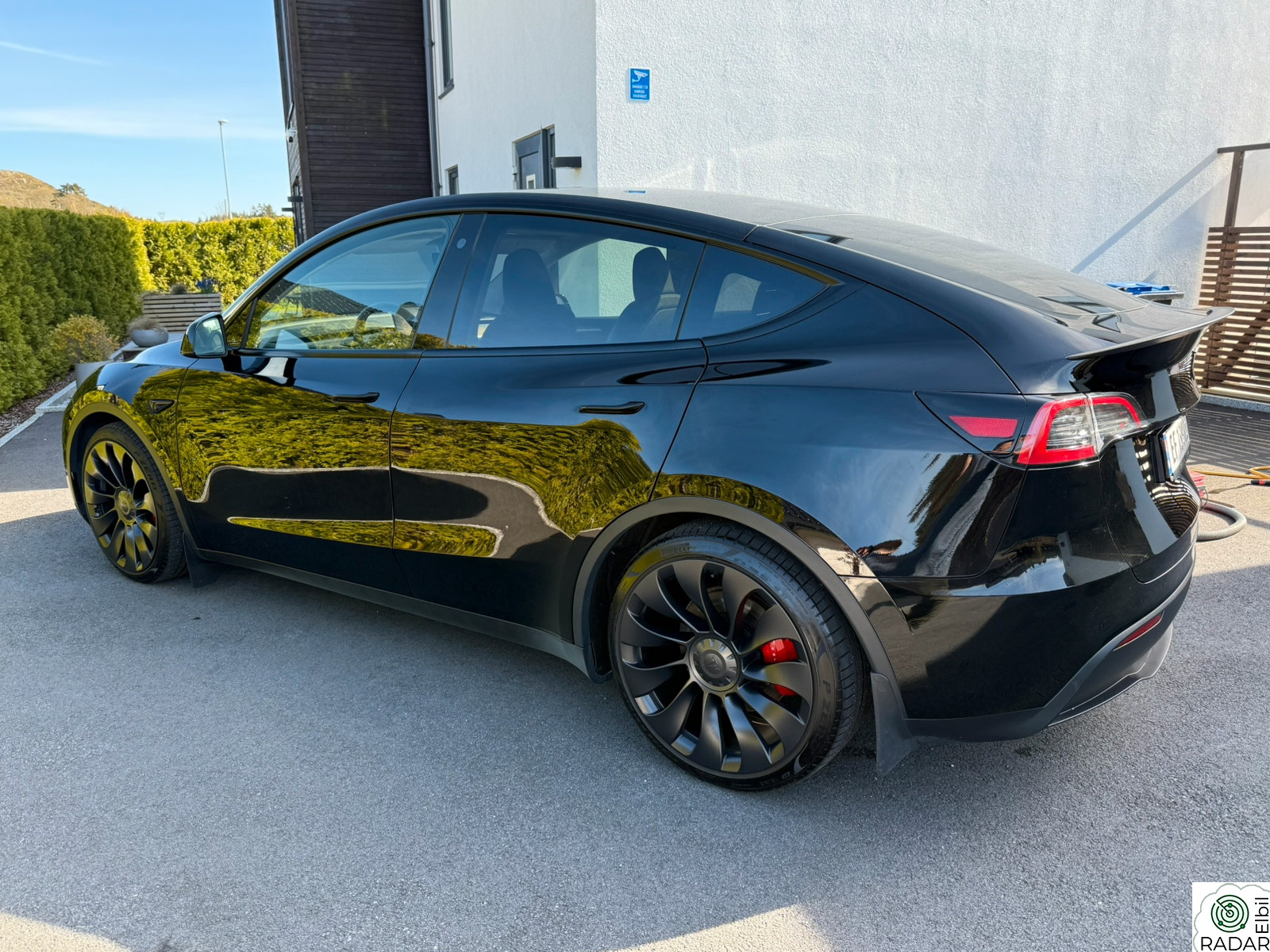 TESLA Model Y Performance AWD, Berlin, 21" Überturbine, hengerfeste