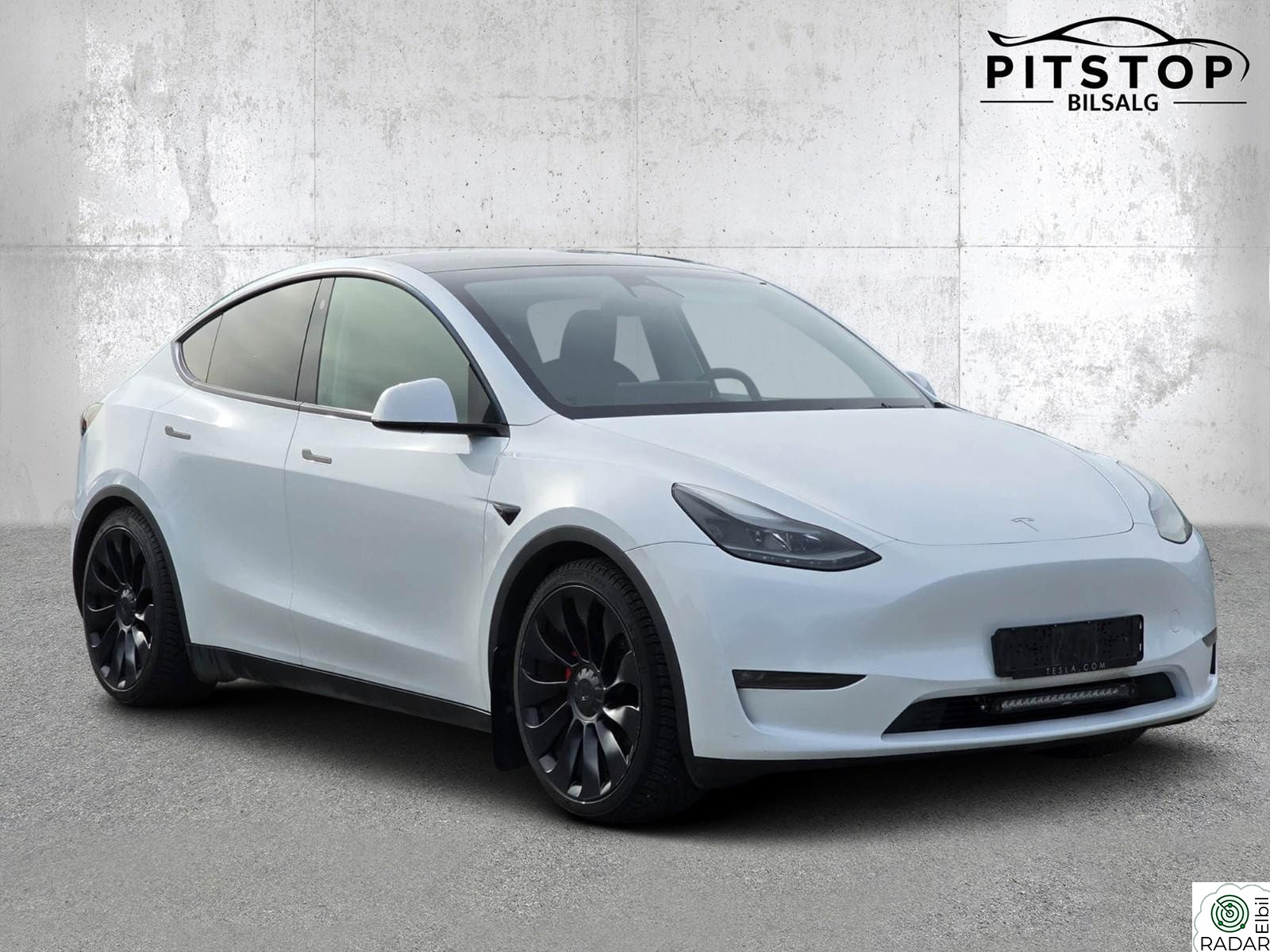 TESLA Model Y Performance AP HW3, AMD Ryzen, Premium Tilhengerfeste