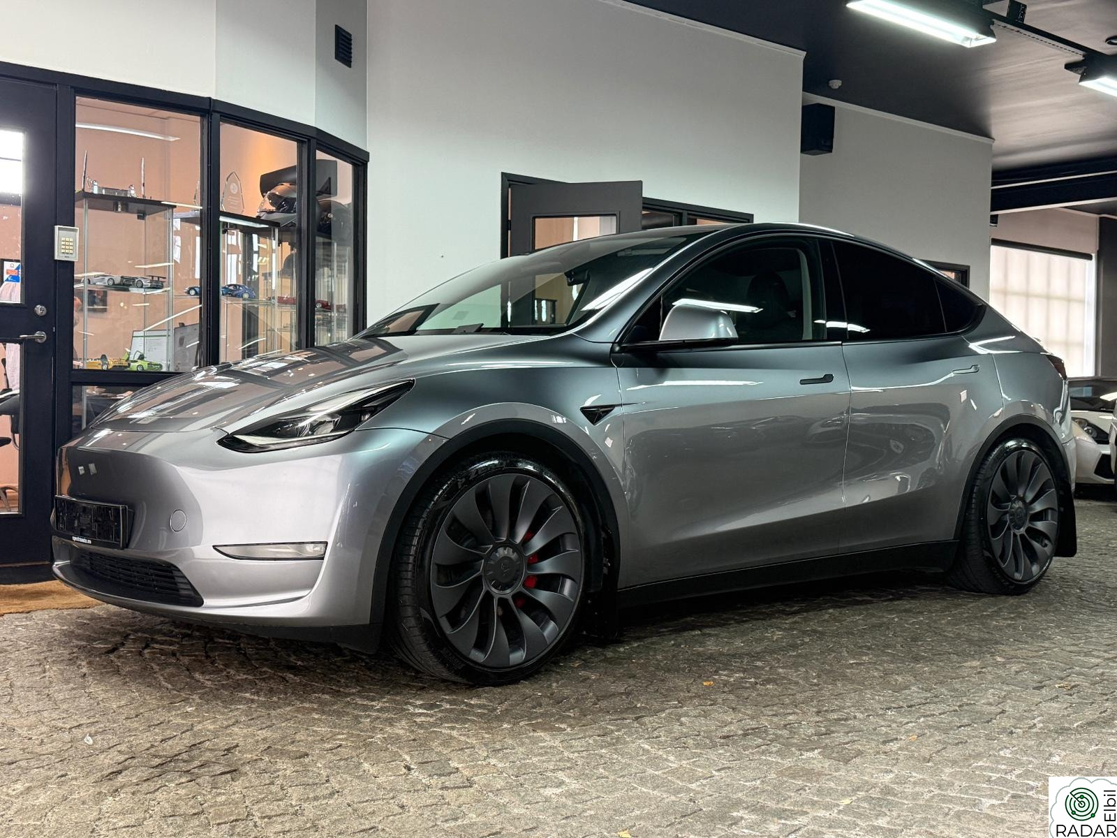 TESLA Model Y Performance, EAP - Enhanced Autopilot, Quicksilver, 21"