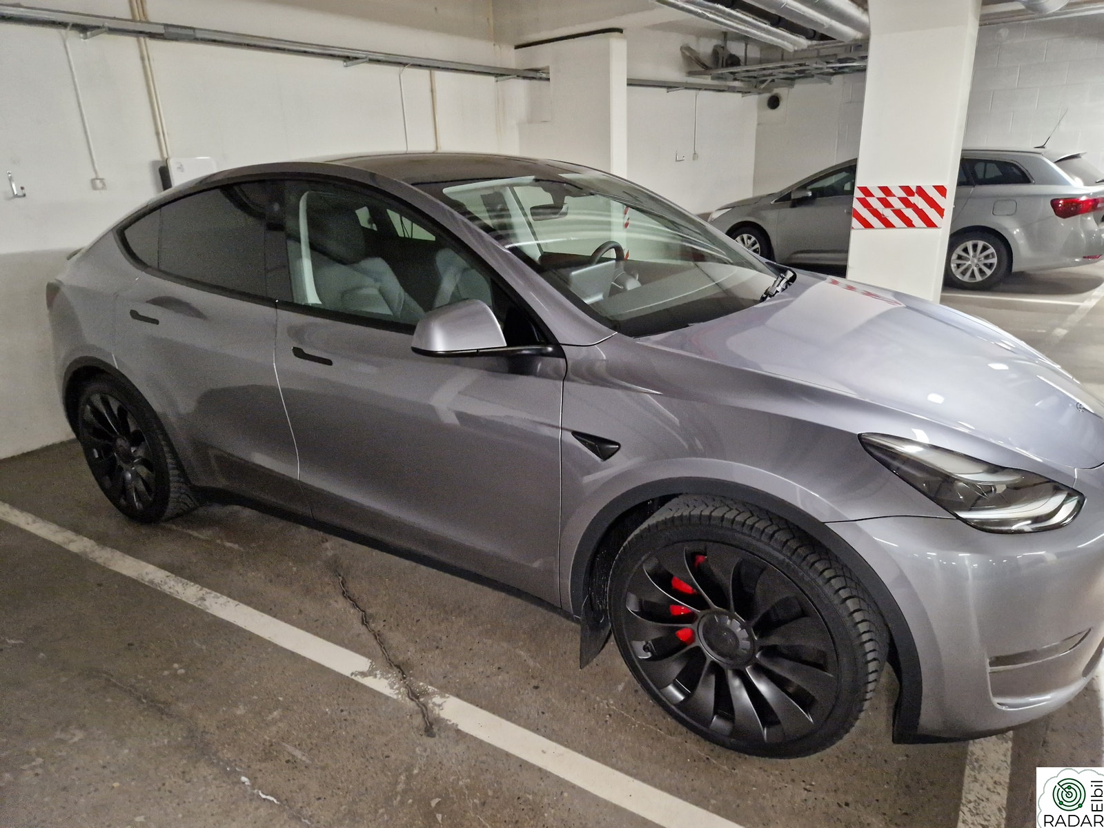 TESLA Model Y Performance AWD