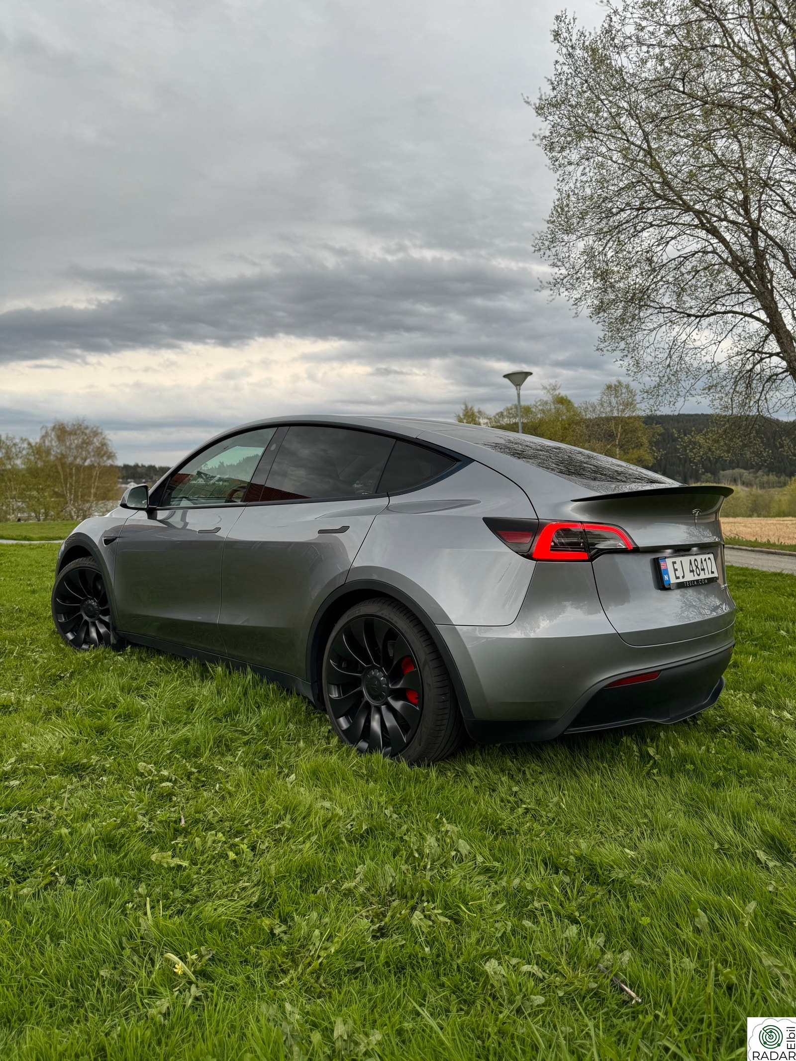 TESLA Model Y Performance/534HK/AWD/Prem./H.fest/Überturbine 21"+21"