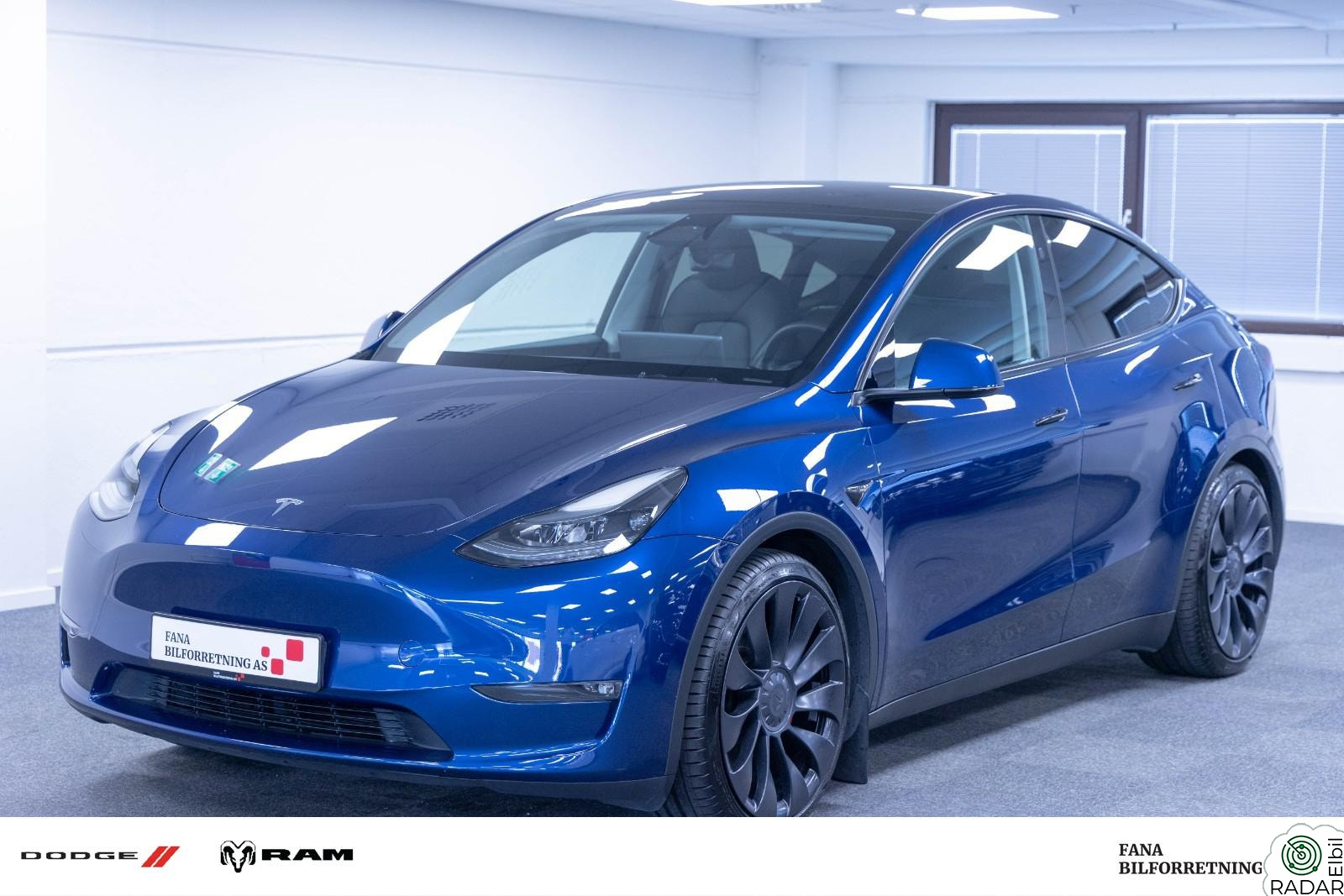 TESLA Model Y Performance/Berlin/varmep/Premium/krok.