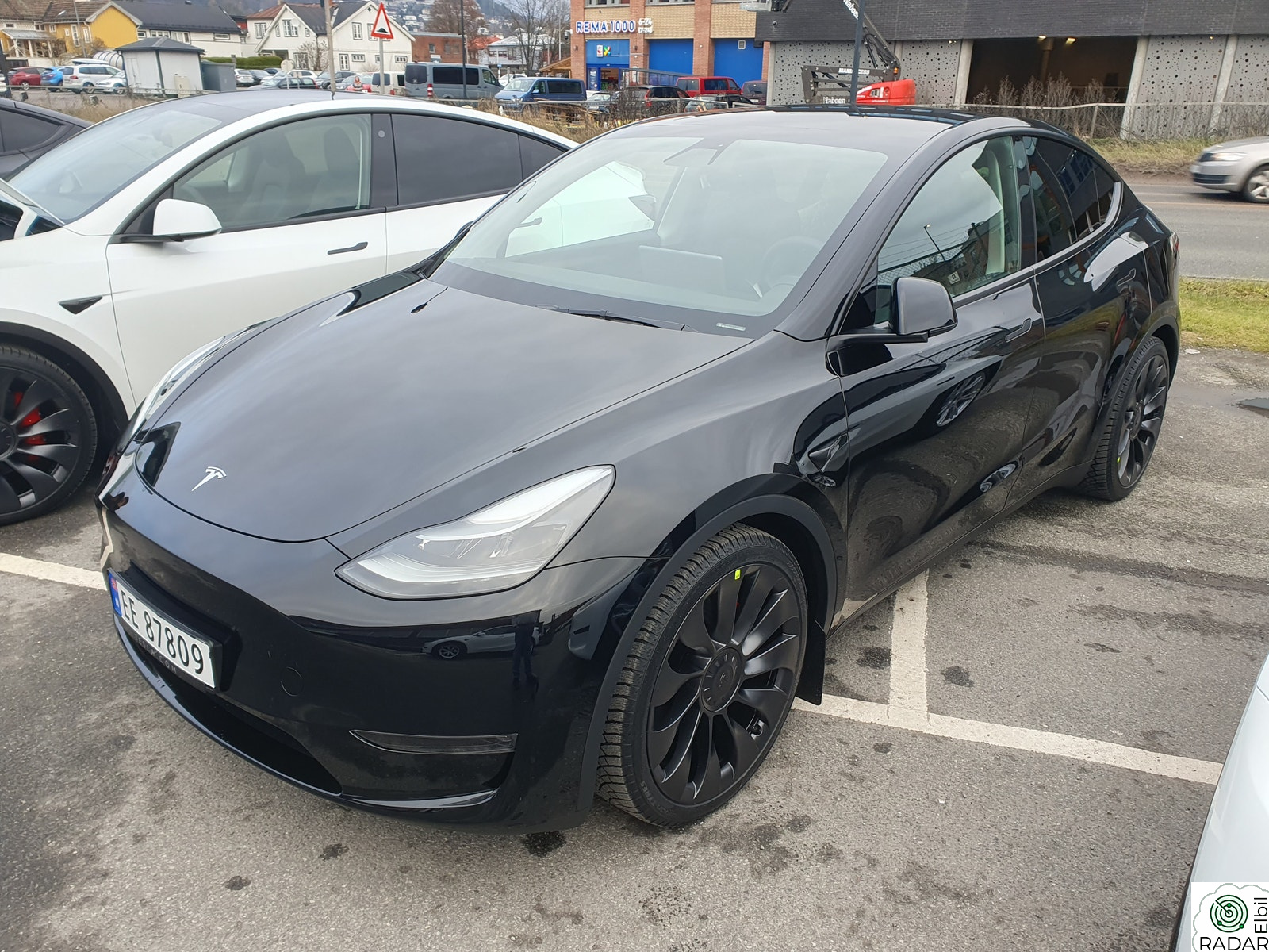 TESLA Model Y Performance AWD