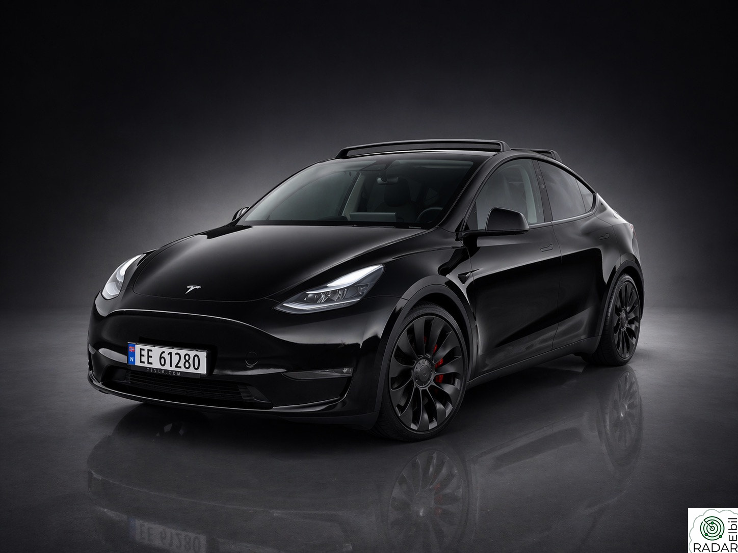 TESLA Model Y Performance AWD - 1 eier - LAV KM
