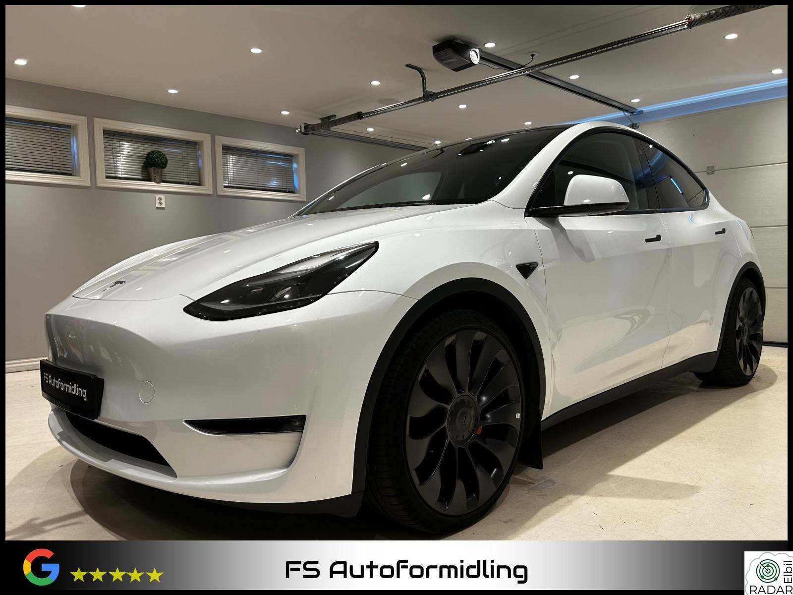TESLA Model Y PERFORMANCE / 21"UBERTURBINE S+V / 4X4 / PANORAMA /KROK