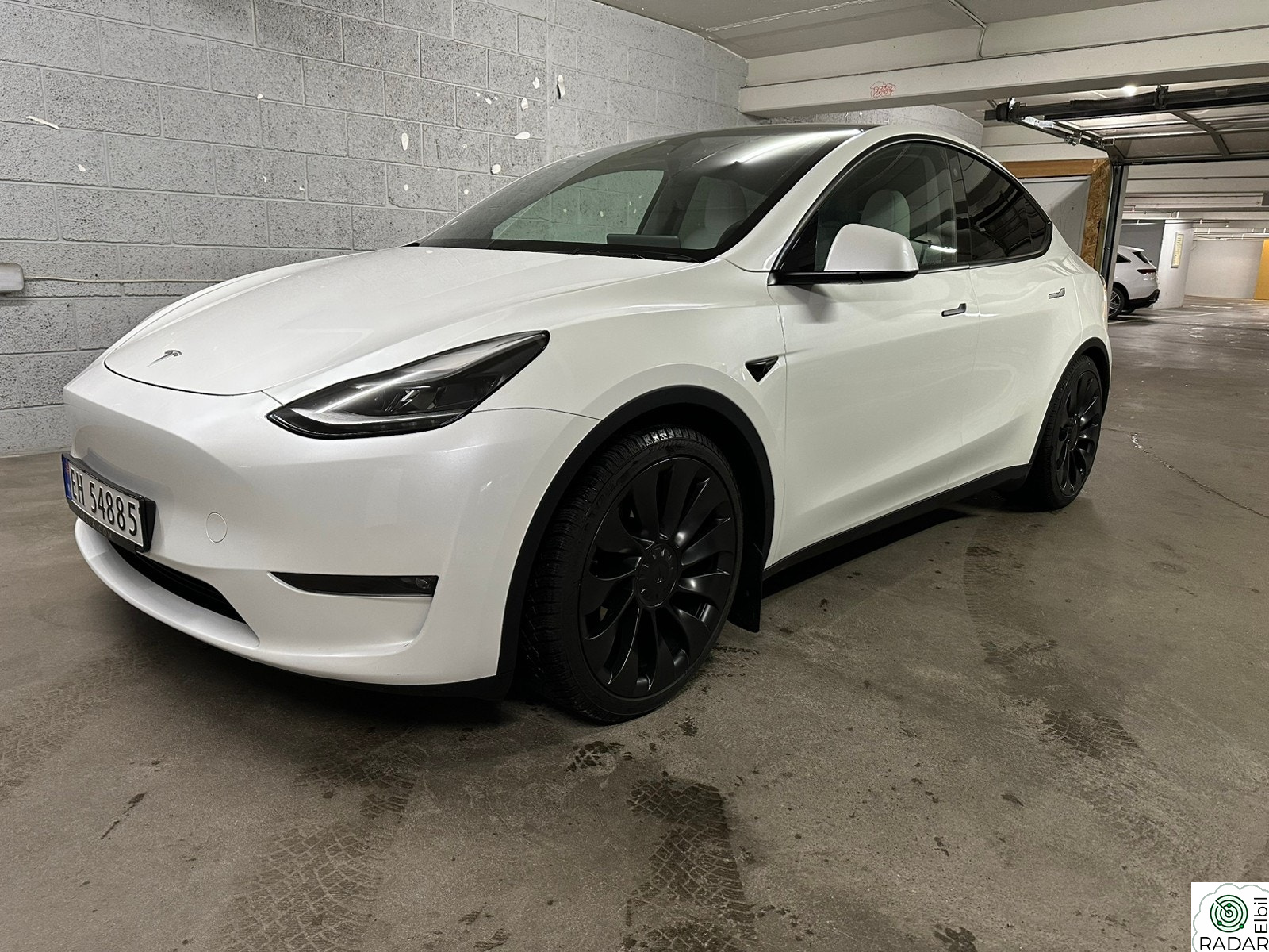 TESLA Model Y Performance AWD