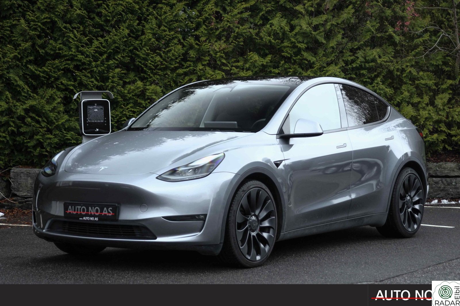 TESLA Model Y Performance/AWD/Hengerfeste/Rattvarme
