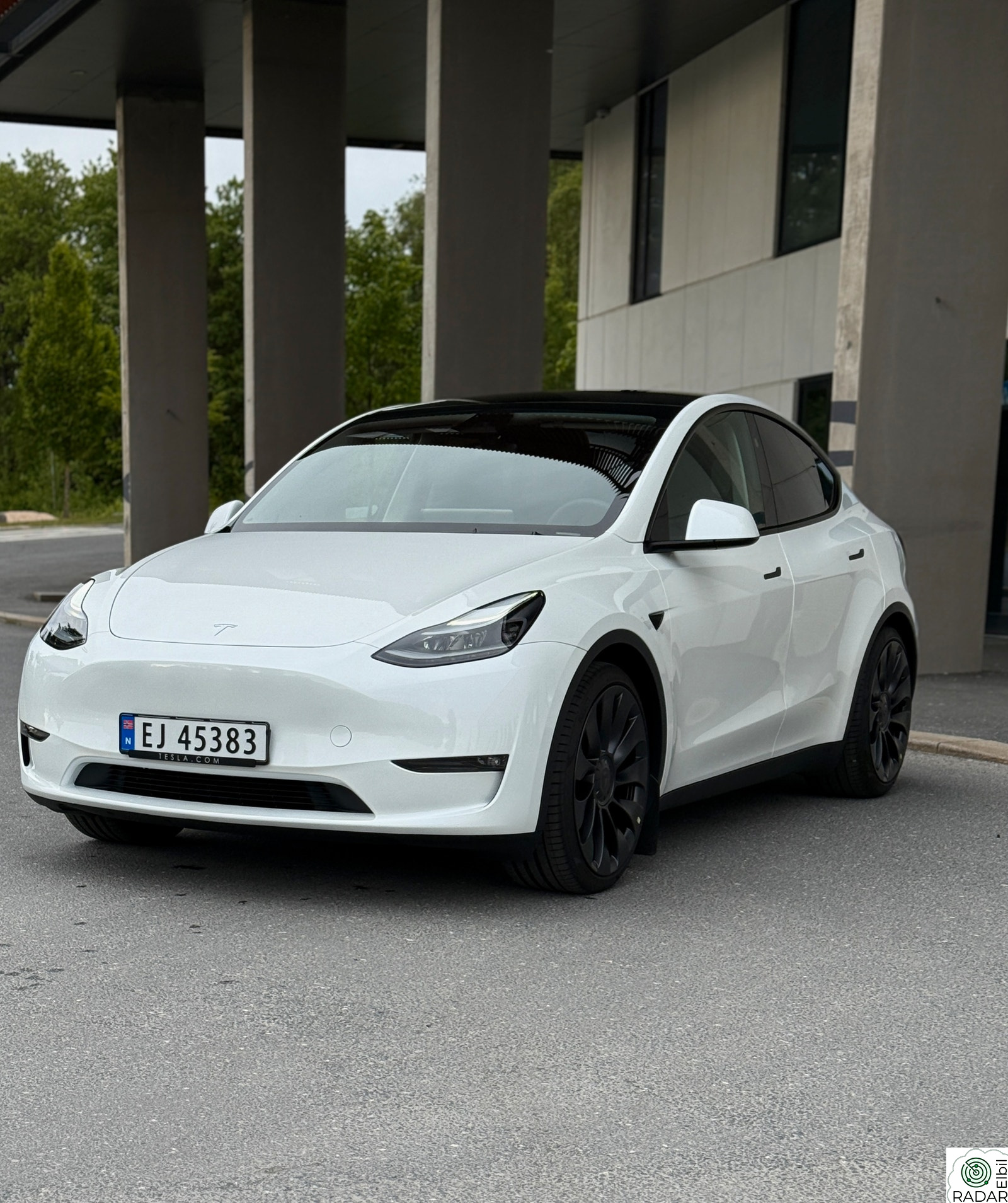 TESLA Model Y Performance AWD