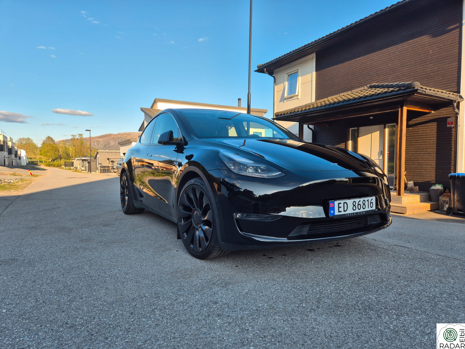 TESLA Model Y Performance AWD
