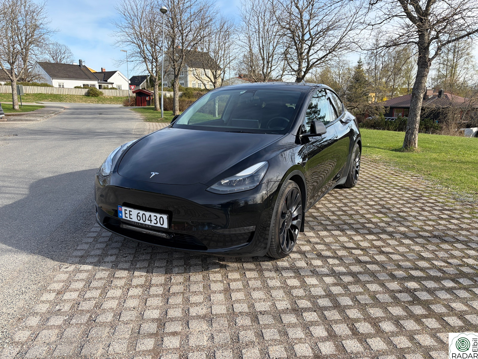 TESLA Model Y Tesla Model Y Performance AWD / Vinterhjul / Garanti