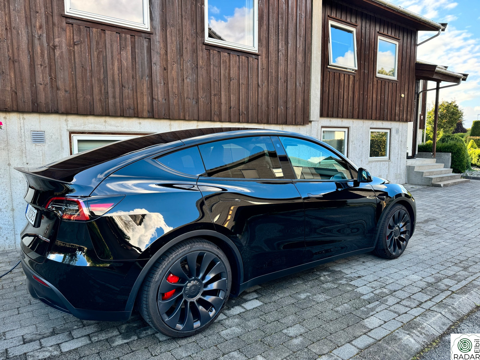TESLA Model Y Performance AWD