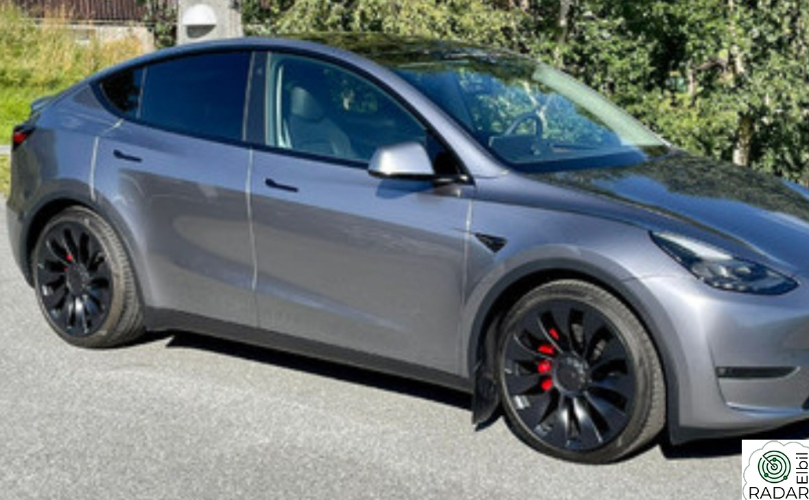 TESLA Model Y Performance AWD, FSD, Krok ++