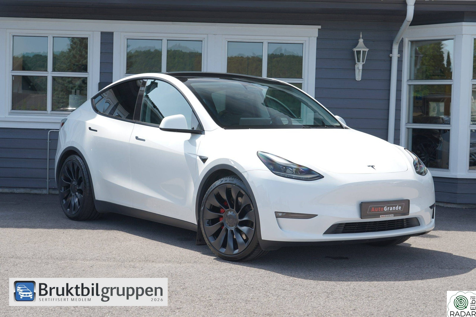 TESLA Model Y PERFORMANCE LR AWD AUTOPILOT PANO PREMIUMLYD 21TOMS