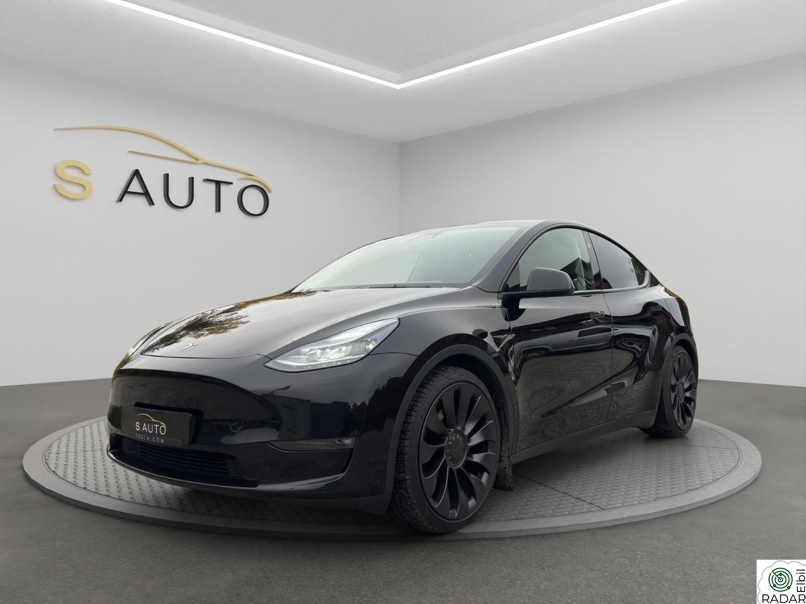 TESLA Model Y Performance Long Range AWD Autopilot, Krok, Skinn ++