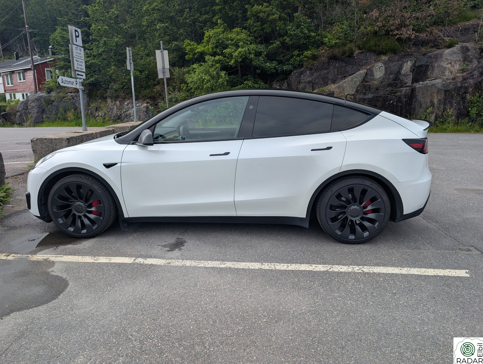 TESLA Model Y Performance AWD