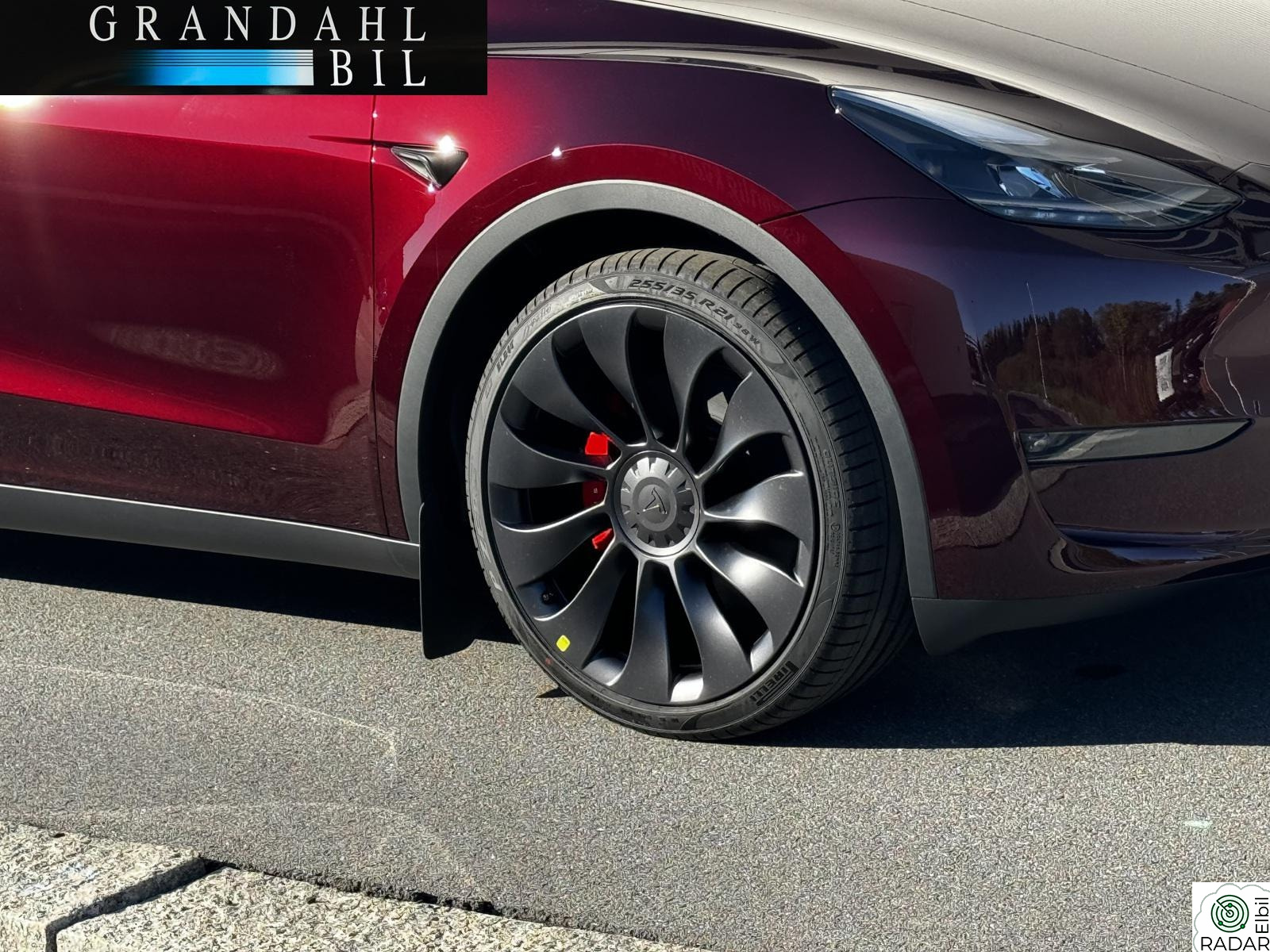 TESLA Model Y Performance -Sjekk Farge - S og V hjul - Tar Innbytte