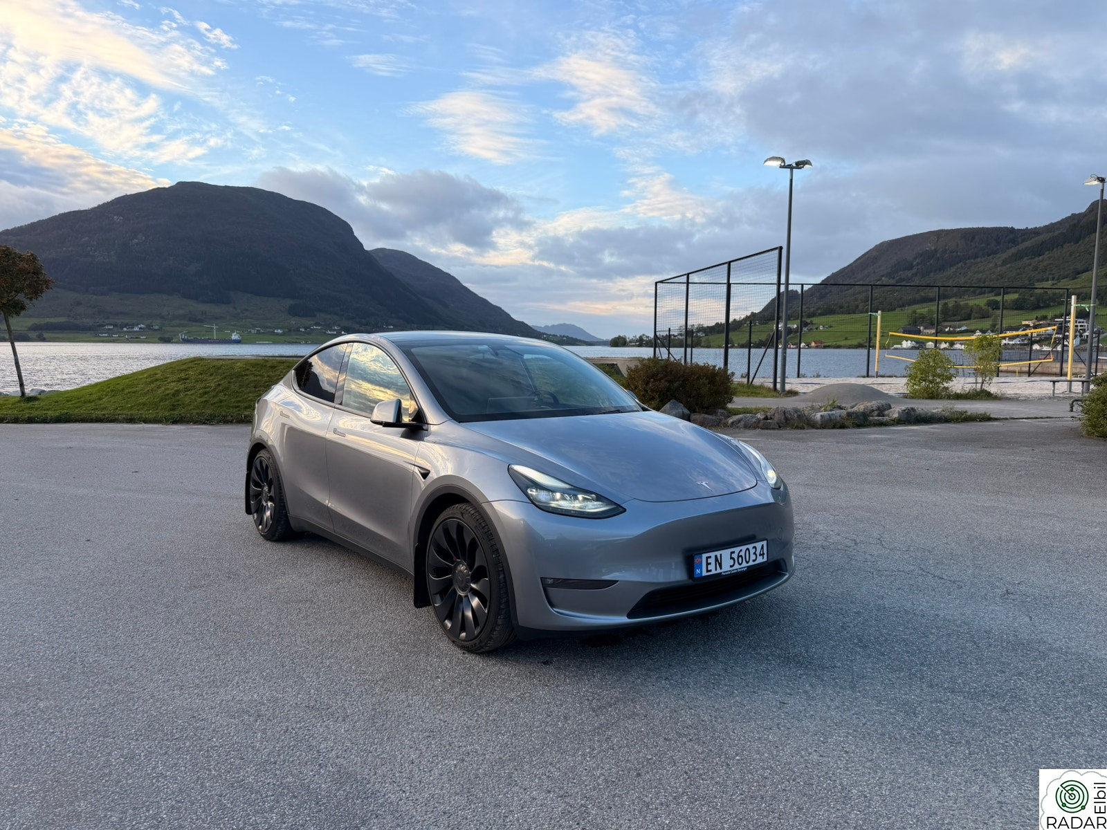 TESLA Model Y Performance AWD