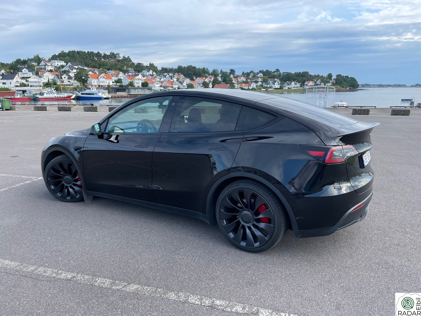 TESLA Model Y Performance AWD