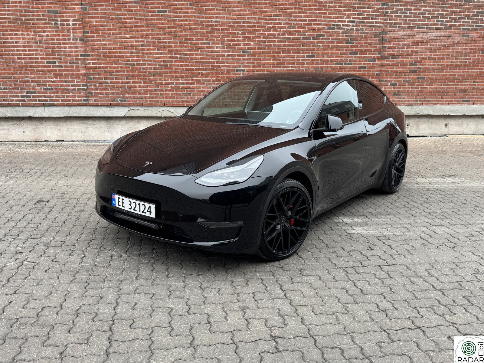 TESLA Model Y Performance - MÅ SEES!