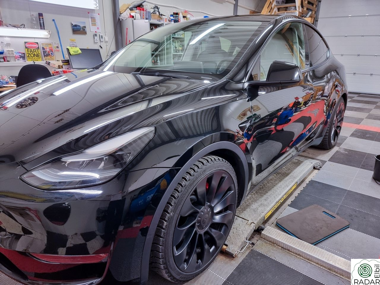 TESLA Model Y Performance AWD
