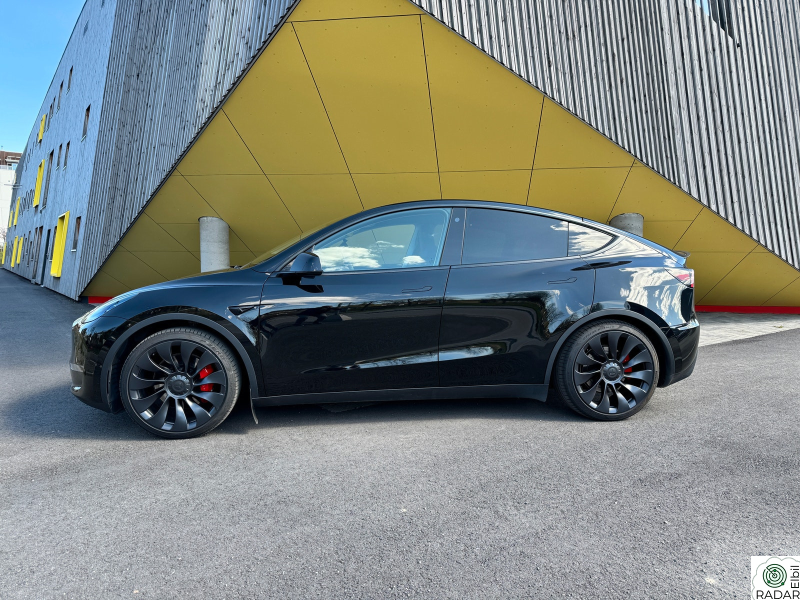 TESLA Model Y Performance AWD