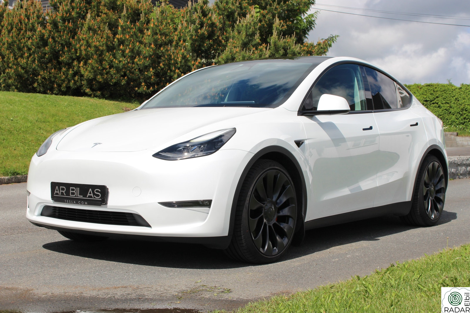 TESLA Model Y Performance AWD 21" Hengerfeste Panorama 1 Eier++