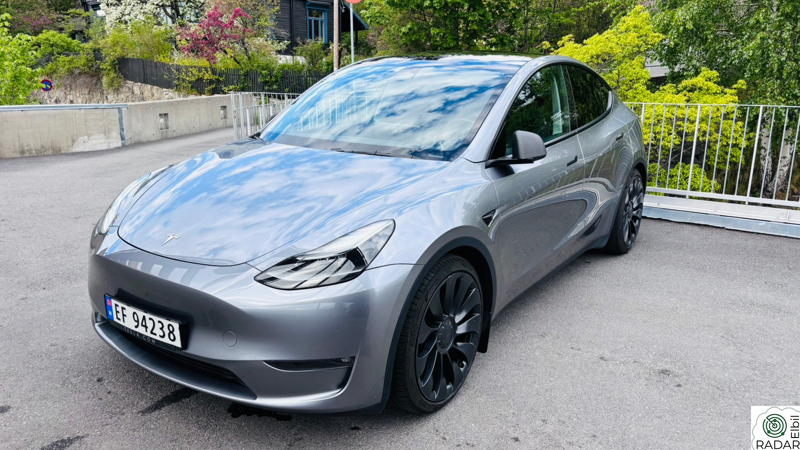 TESLA Model Y Performance AWD