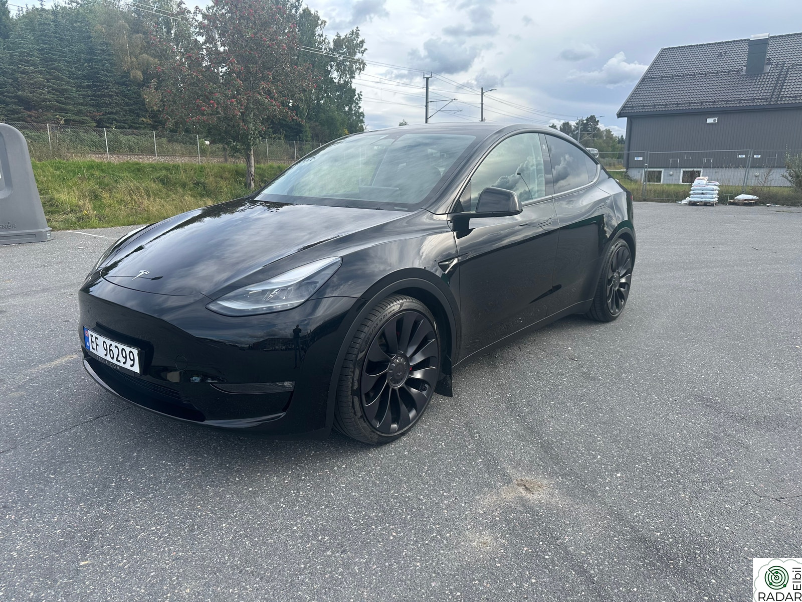 TESLA Model Y Performance AWD