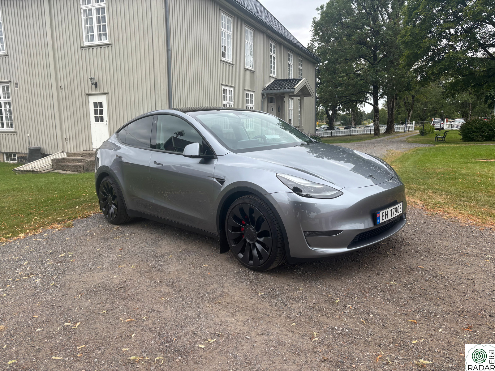 TESLA Model Y Performance AWD