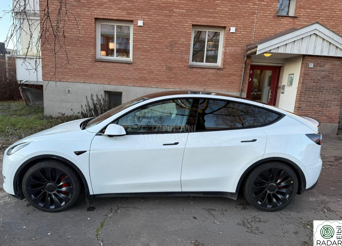 TESLA Model Y Performance AWD