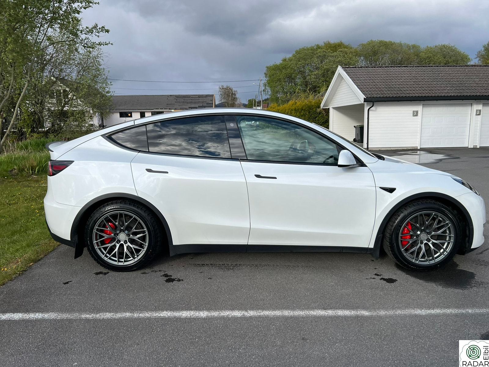 TESLA Model Y Performance AWD