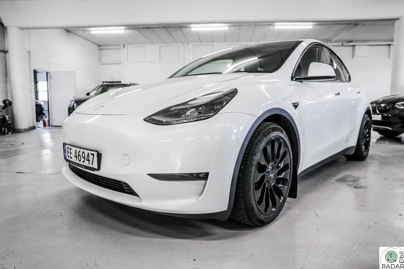 TESLA Model Y LONG-RANGE AWD 534 hk Skinn Krok Varmepumpe INNBYTTE