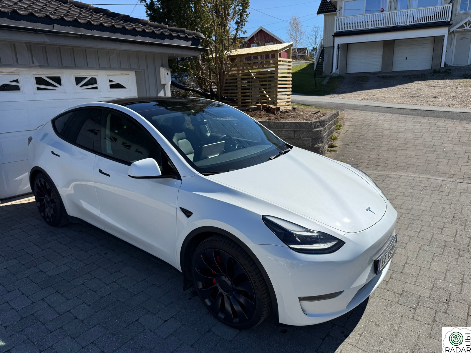 TESLA Model Y Performance AWD. KUPP!!