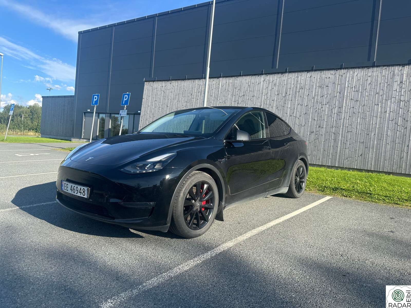 TESLA Model Y Performance AWD