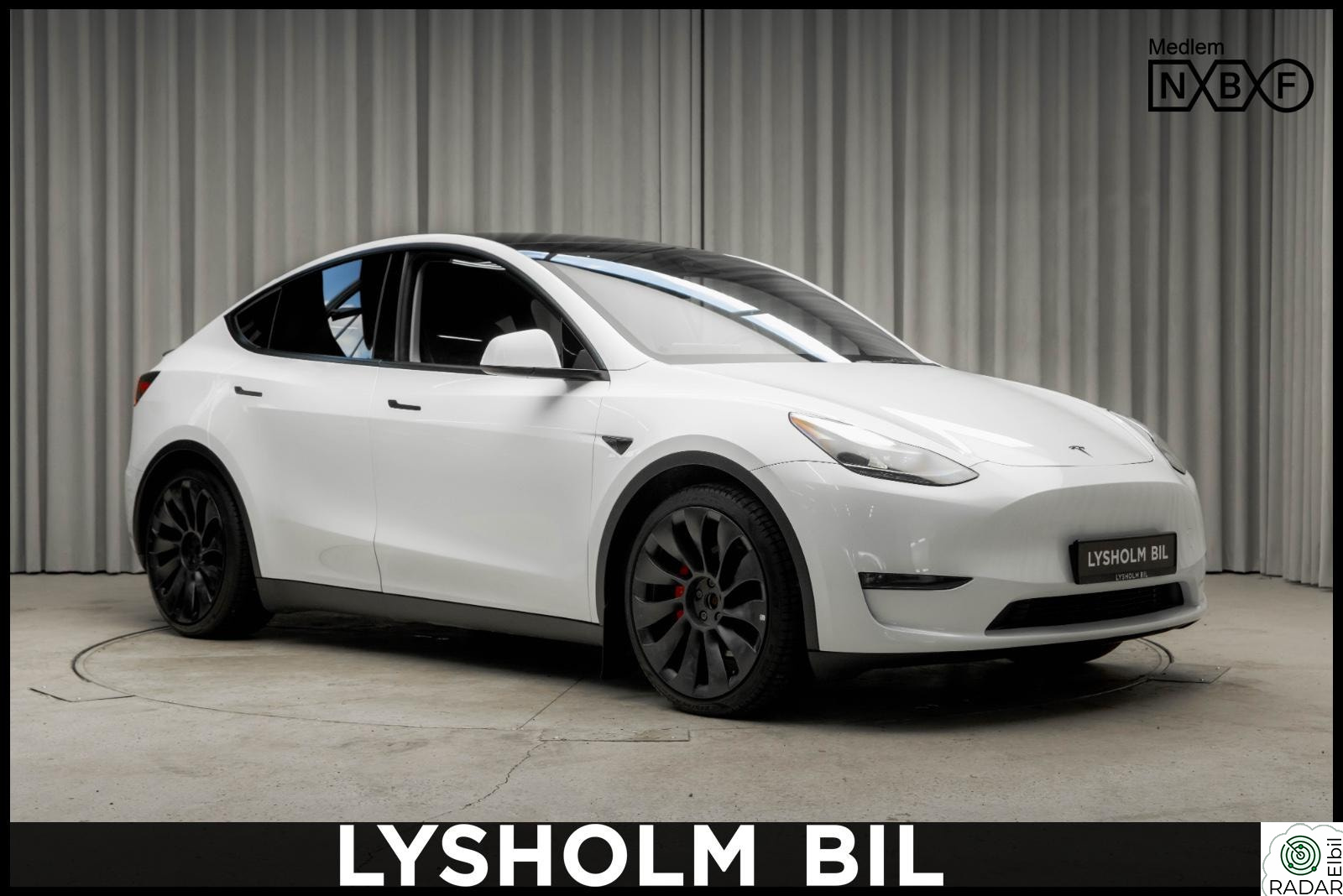 TESLA Model Y Performance AWD/Krok/21" Uberturbine/AP/Pano/Skinn ++
