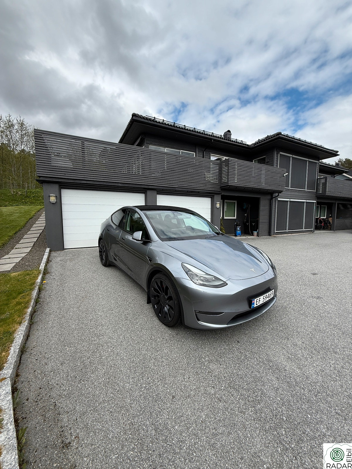 TESLA Model Y Performance AWD / Coating / Premium / Krok