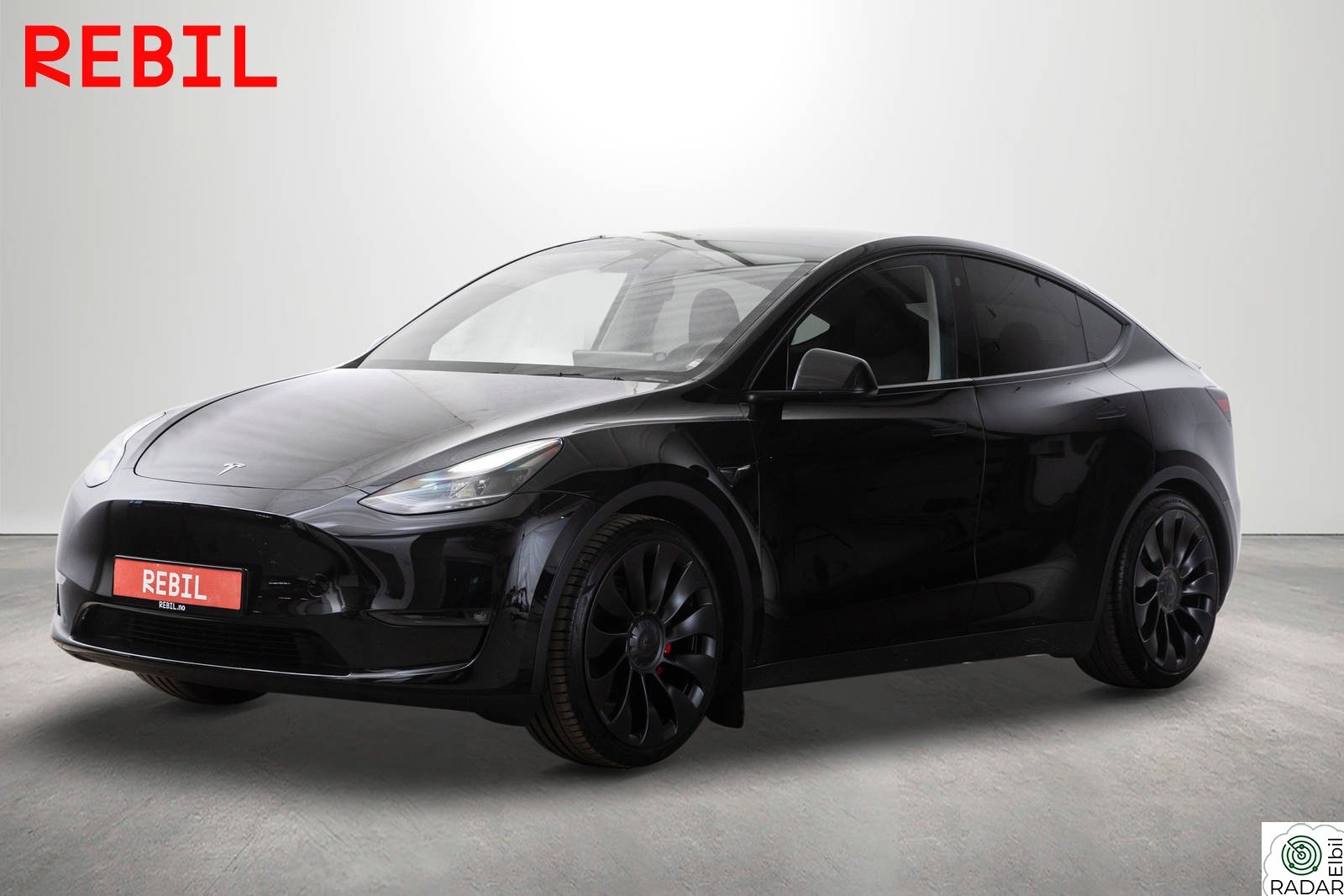 TESLA Model Y 533km(WLTP)/LR/AWD/Ryzen/Navi/R.kam/Pano/AP/V.pumpe
