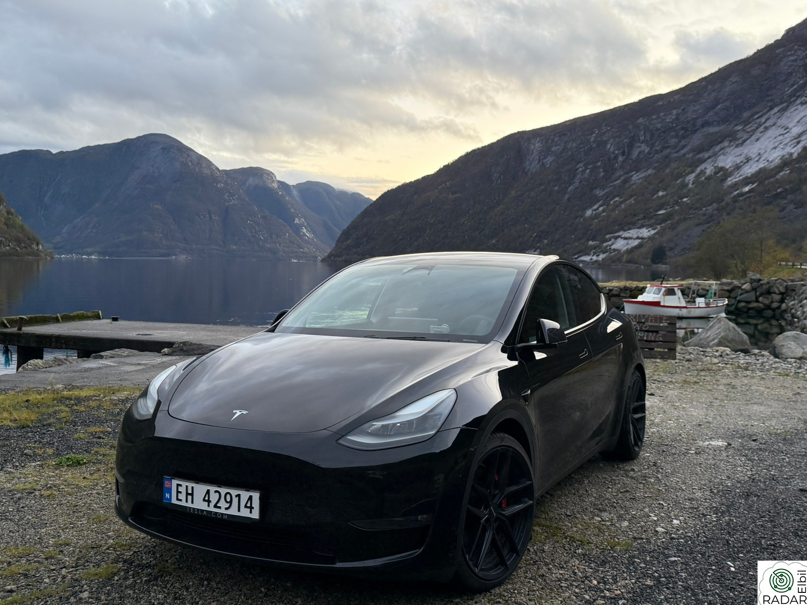 TESLA Model Y Performance 4x4/Hengerfeste/2x21 Uberturbine/Keramisk