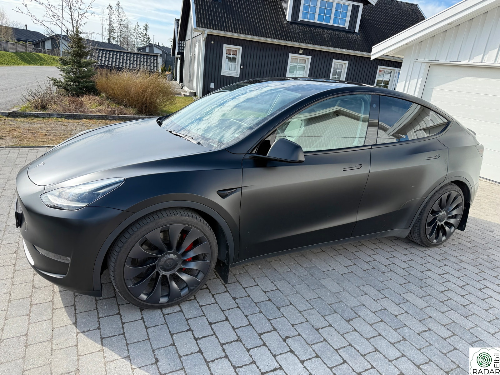 TESLA Model Y Performance AWD