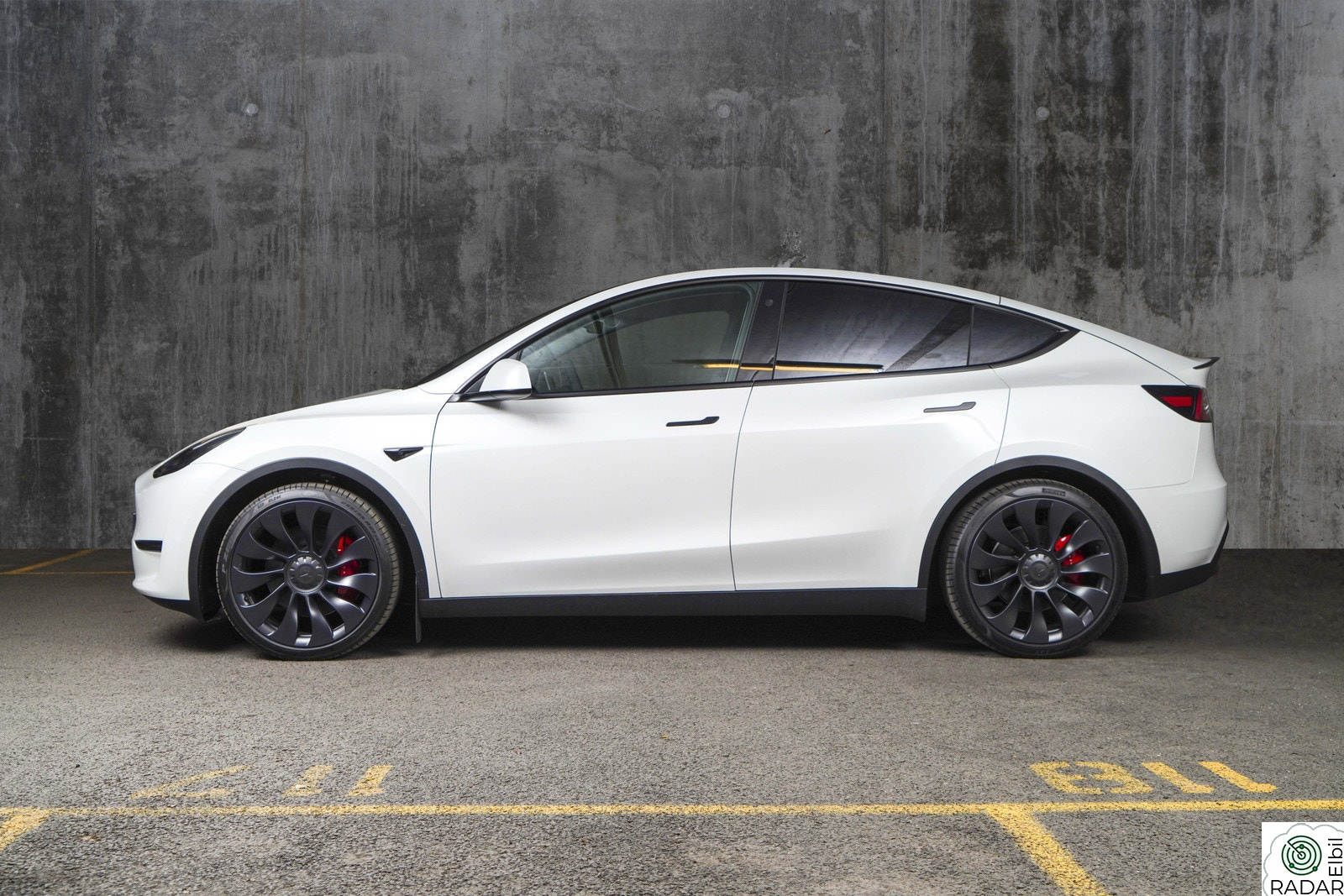 TESLA Model Y PERFORMANCE AWD AP KROK 2 x UBERTURBINE NORSK