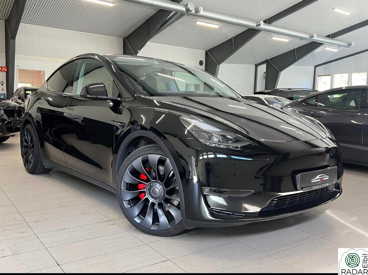 TESLA Model Y PERFORMANCE /AWD/ PREMIUM/ AUTOPILOT/ KROK/ 21"