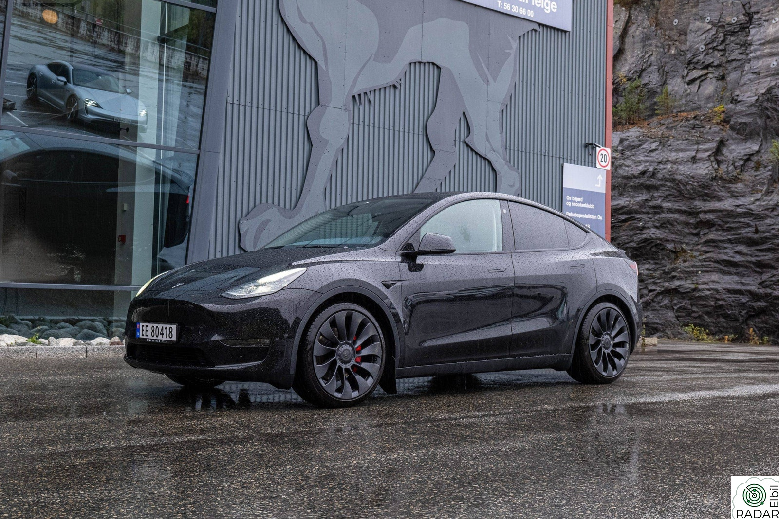 TESLA Model Y Performance AP/AWD/Skinn/21"/H.Feste ++