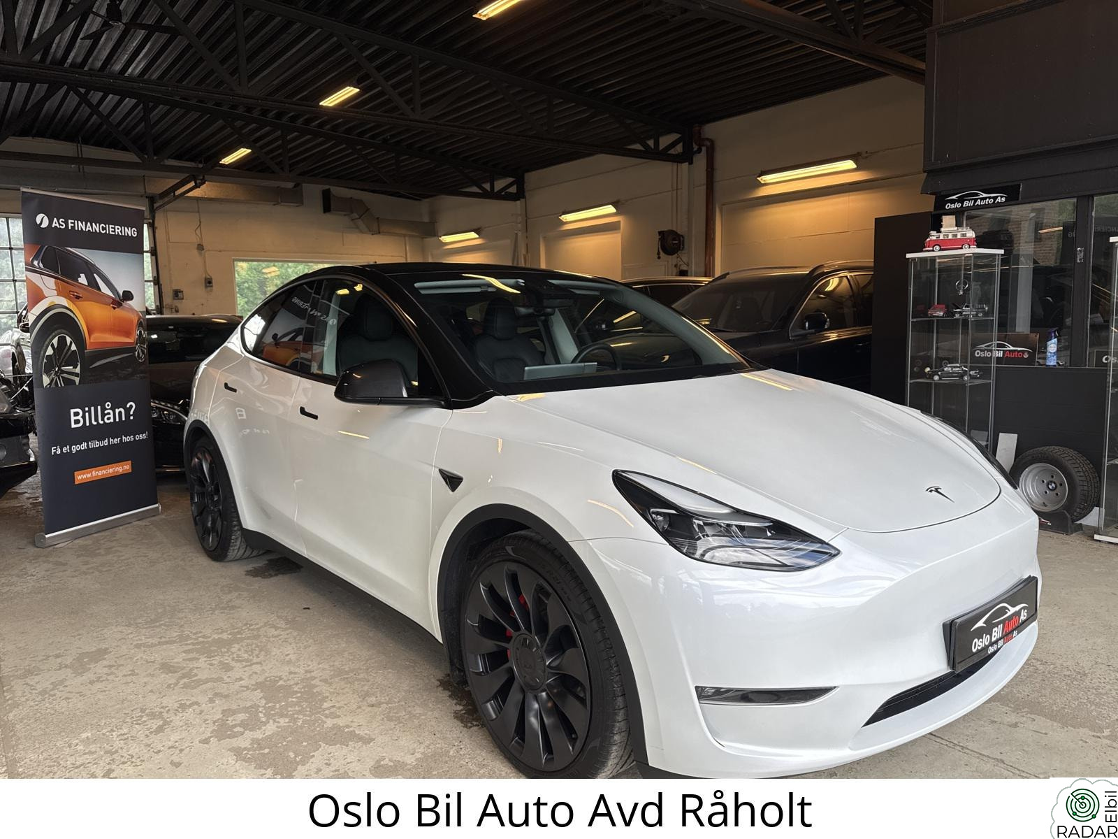 TESLA Model Y Performance Skinn 360 kamera Navi Premium 514 km Krok