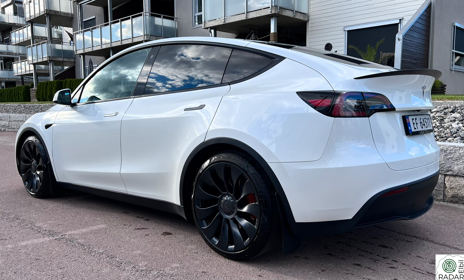 TESLA Model Y Performance AWD 21’’ Überturbine sommer og vinterhjul