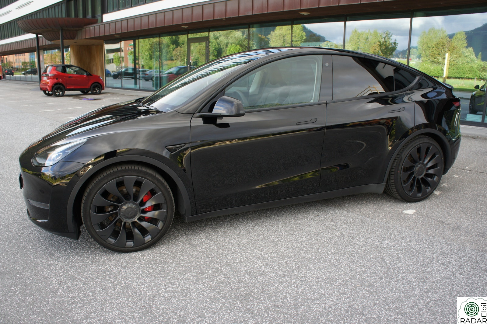 TESLA Model Y Performance AWD
