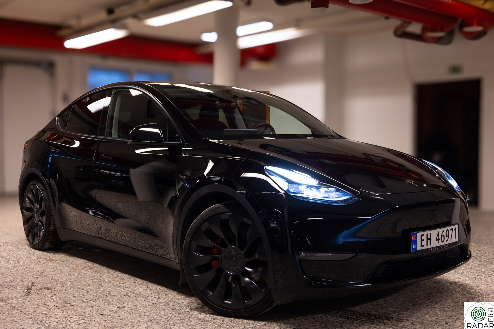 TESLA Model Y Performance AWD