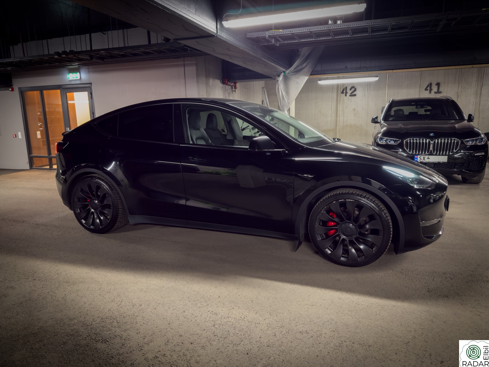 TESLA Model Y Performance AWD - Lakkforseglet - 21"+21"