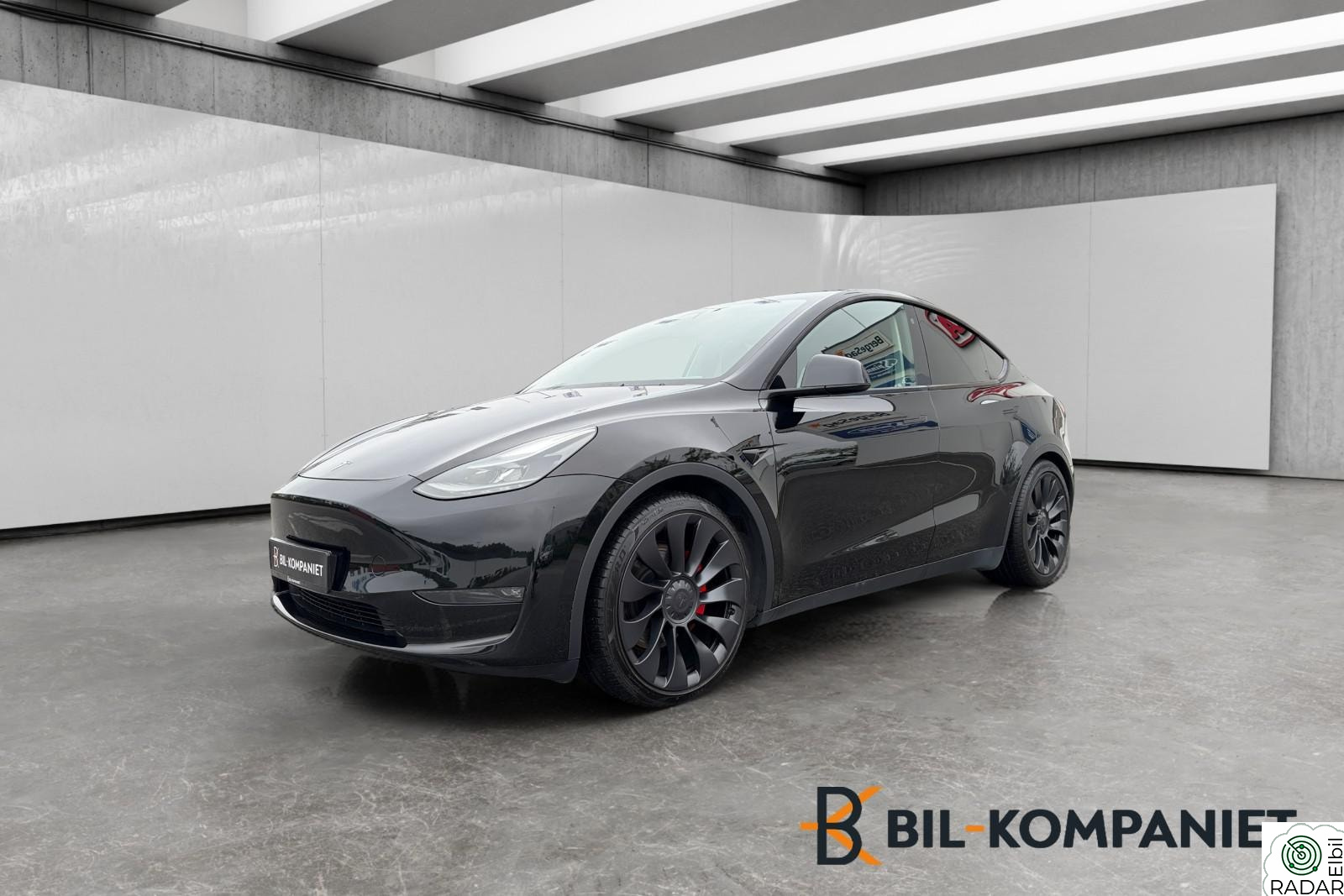 TESLA Model Y Performance 4WD | Hengerfeste | 21" + 21" org. alu