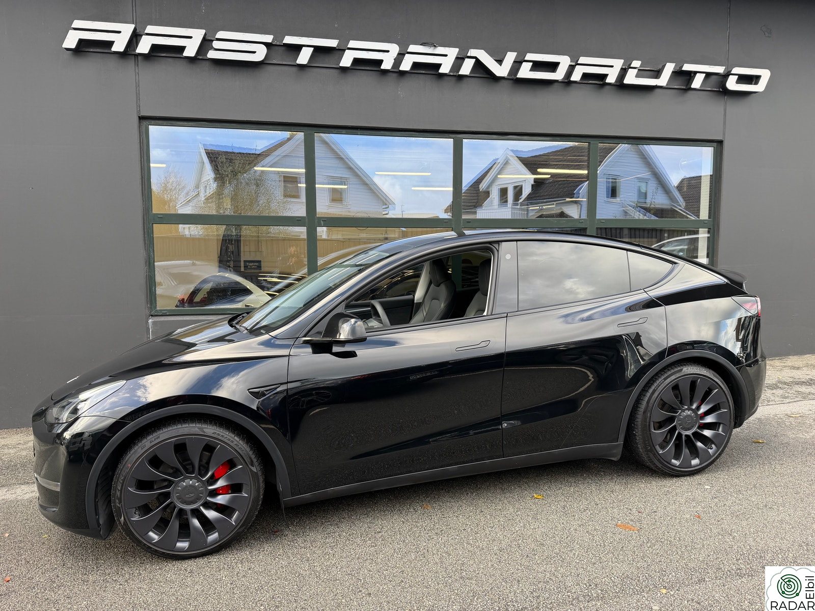 TESLA Model Y PERFORMANCE|PREMIUM|RYZEN|360CAM|HIFI|2x21"|LAV KM|PPF