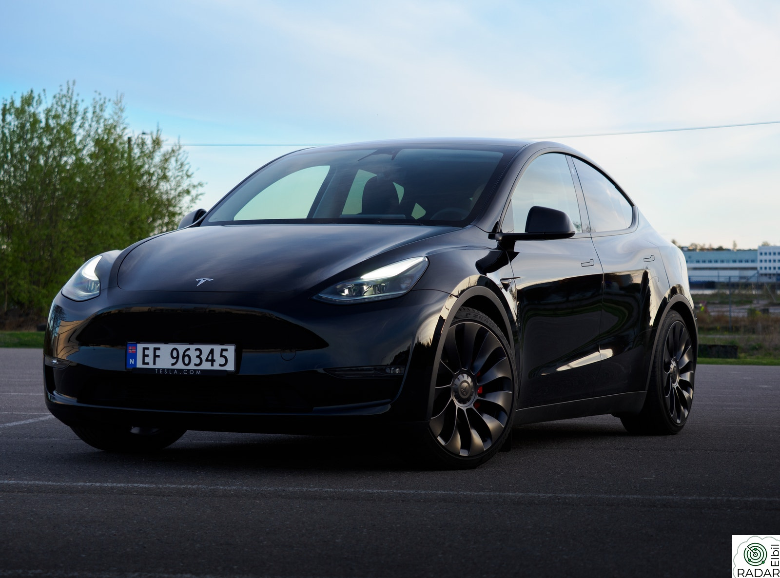 TESLA Model Y Performance AWD